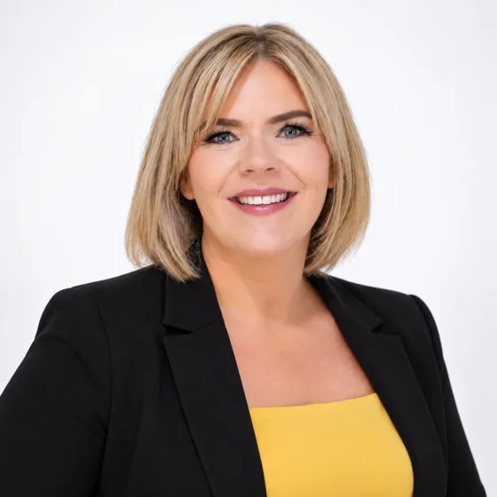 Vanessa Menario, Contact Centers